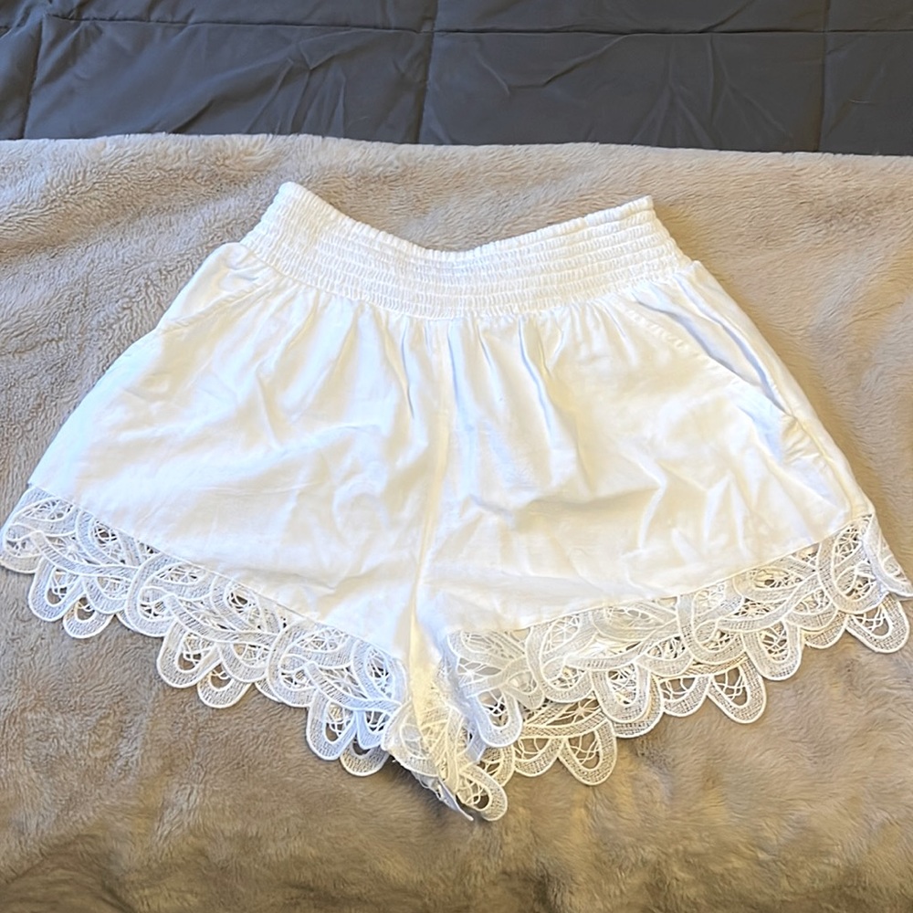 American Eagle White Lace Shorts
